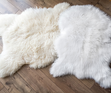 Load image into Gallery viewer, Washable Sheepskins: Cream / white