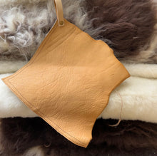 Load image into Gallery viewer, Leather Potholder